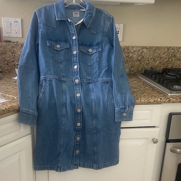 Levi Flynn Western Jean dress pockets brand new. Model 5’9, 28 waist above knee - Picture 1 of 12